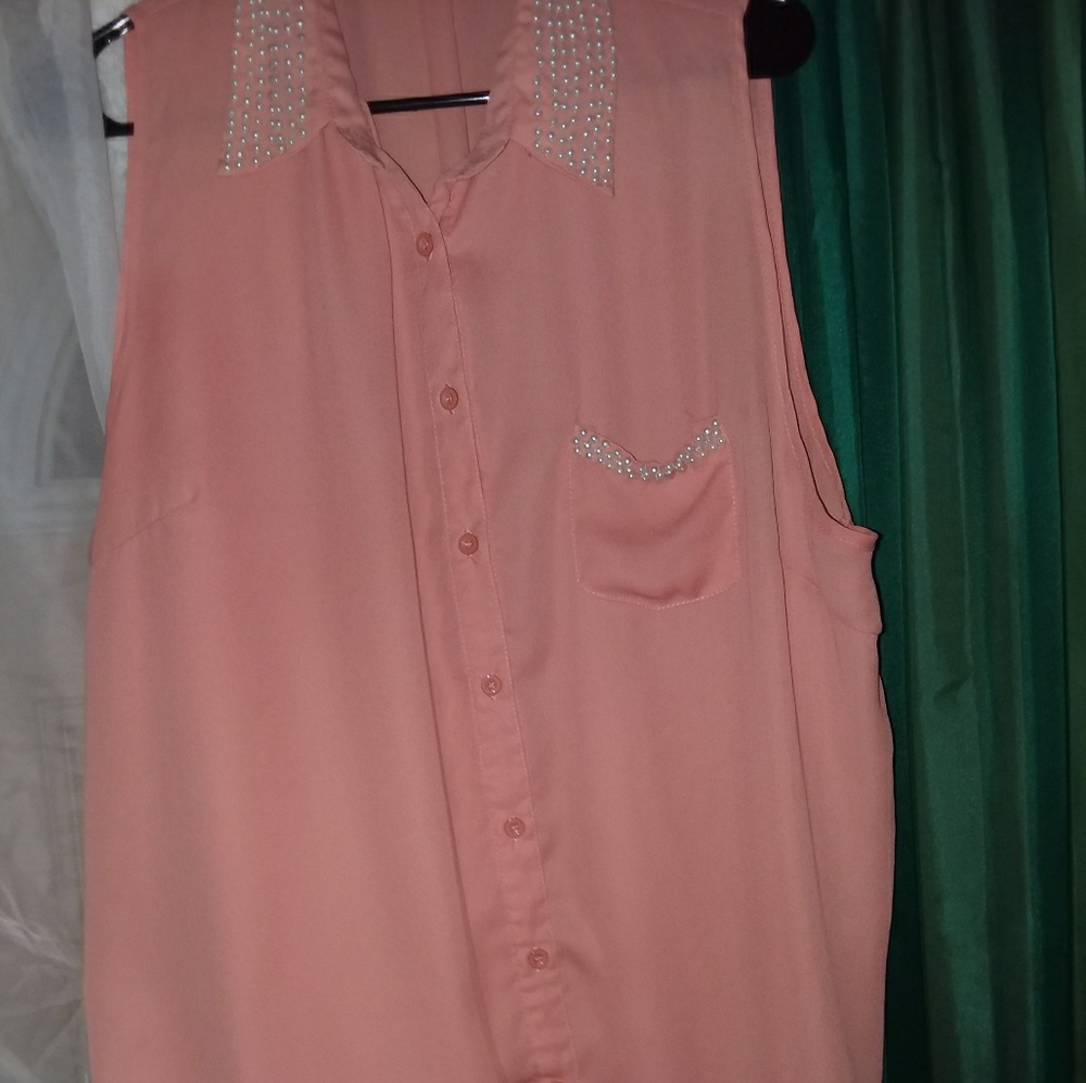 Top Final sale. Donating after